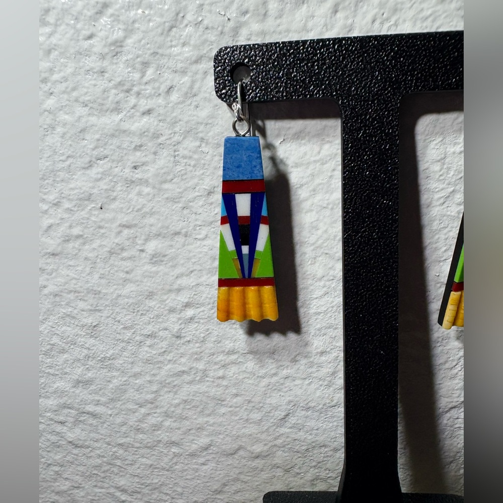 Shell Inlay Earrings - Picture 2 of 4